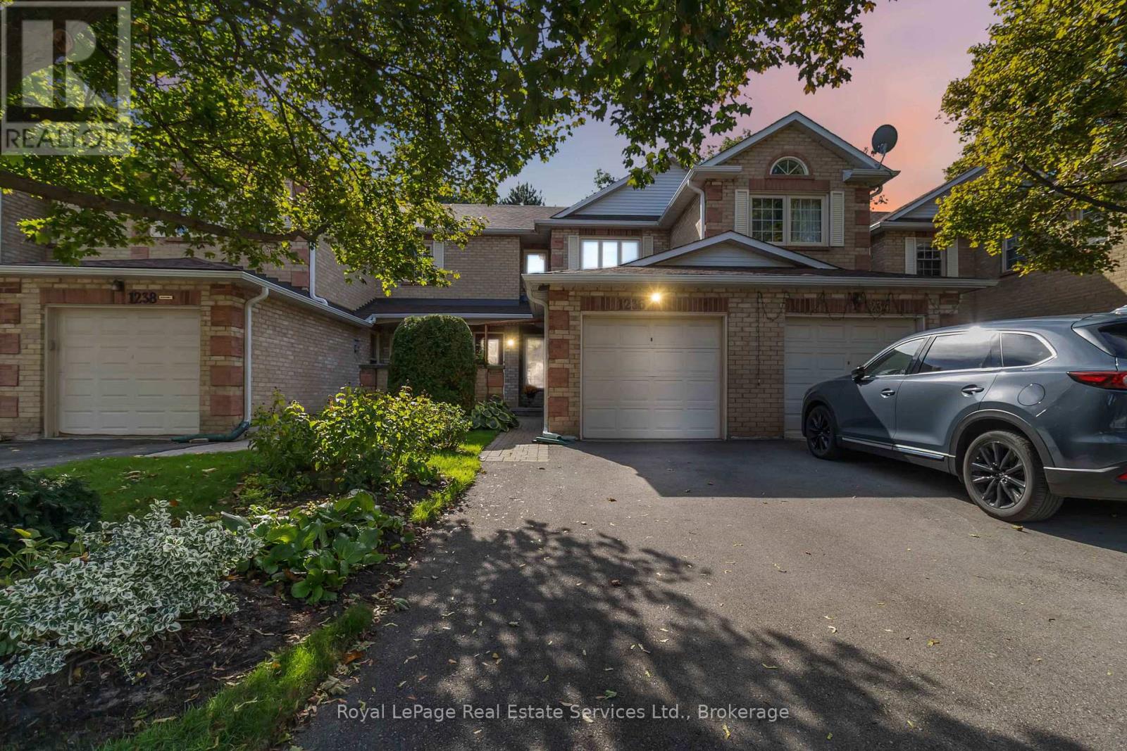 1236 Mccraney Street E, Oakville, Ontario  L6H 4S6 - Photo 3 - W12750020