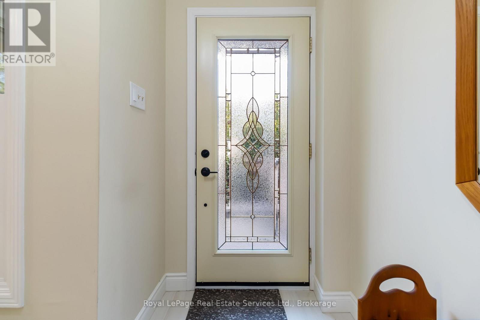 1236 Mccraney Street E, Oakville, Ontario  L6H 4S6 - Photo 5 - W12750020