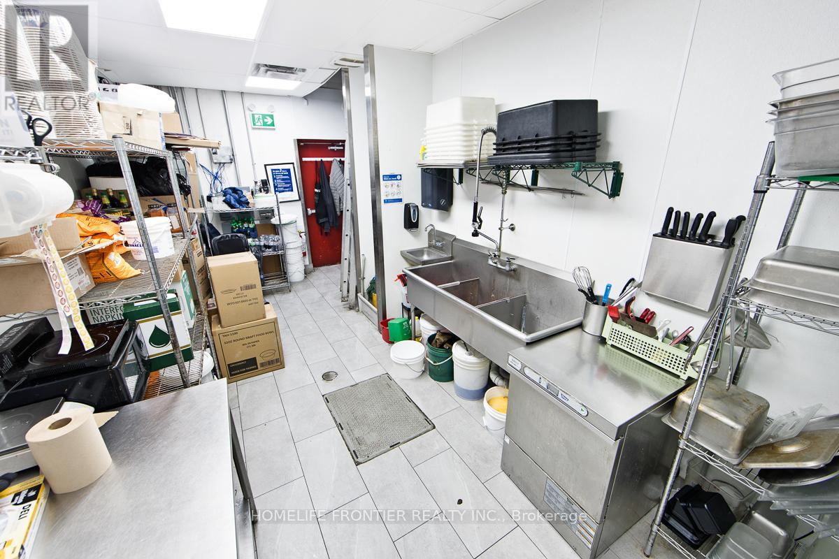 642 Yonge Street, Barrie, Ontario  L4N 4E6 - Photo 14 - S12730838