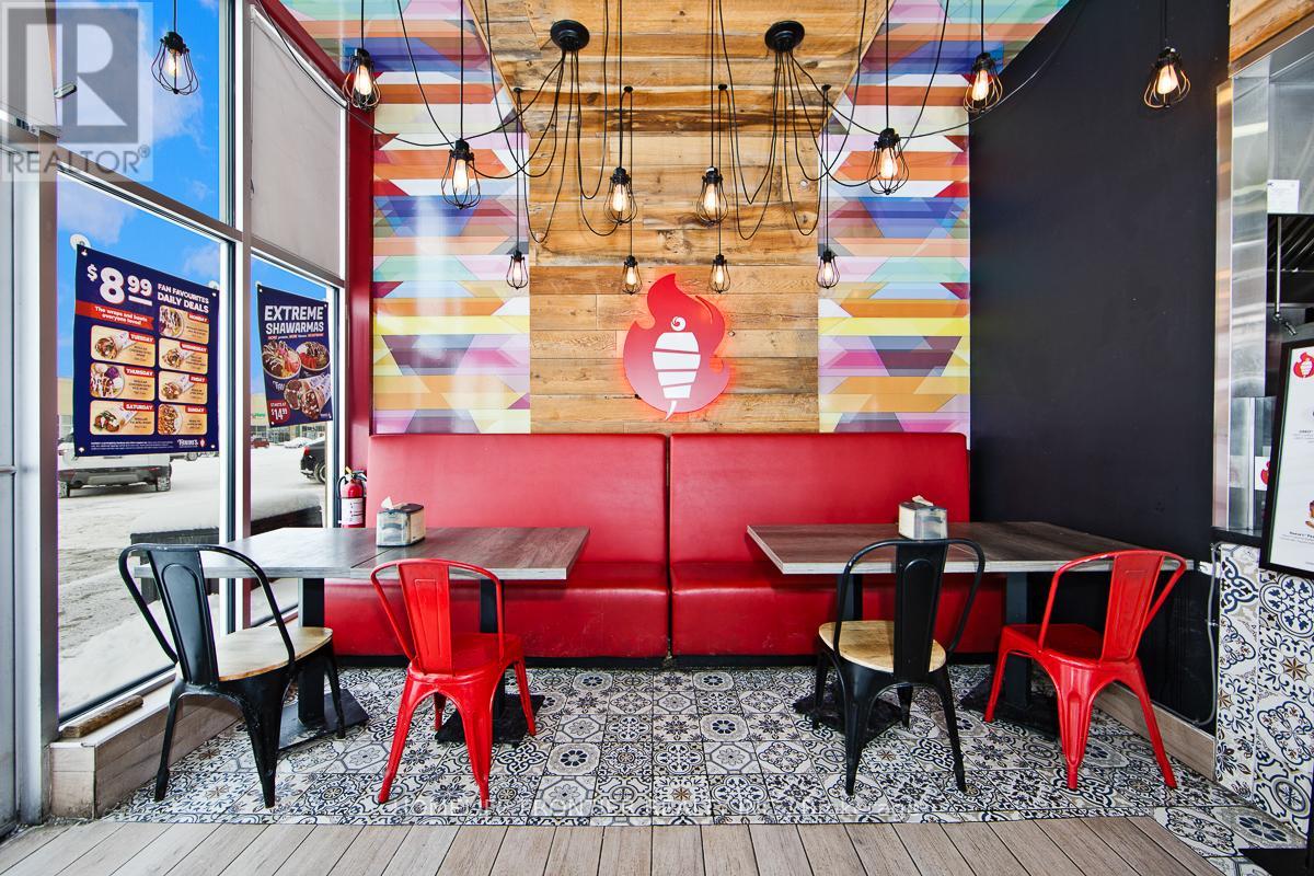 642 Yonge Street, Barrie, Ontario  L4N 4E6 - Photo 5 - S12730838