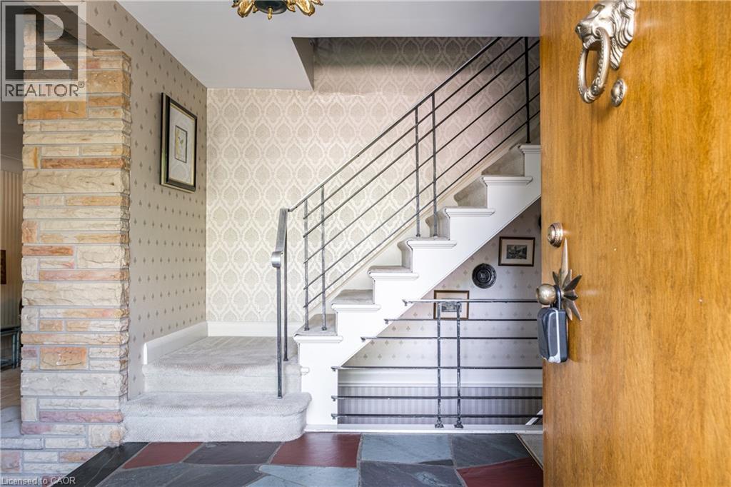 6 Freeland Court, Hamilton, Ontario  L8S 3R5 - Photo 8 - 40802267