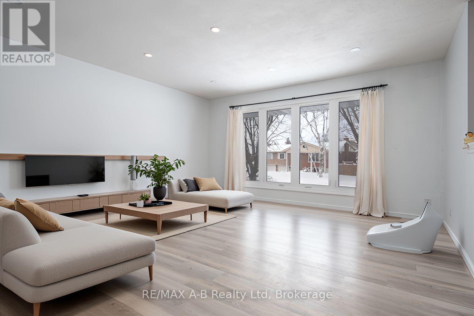 113 Hastings Court, Wilmot, Ontario  N3A 2T4 - Photo 3 - X12749948