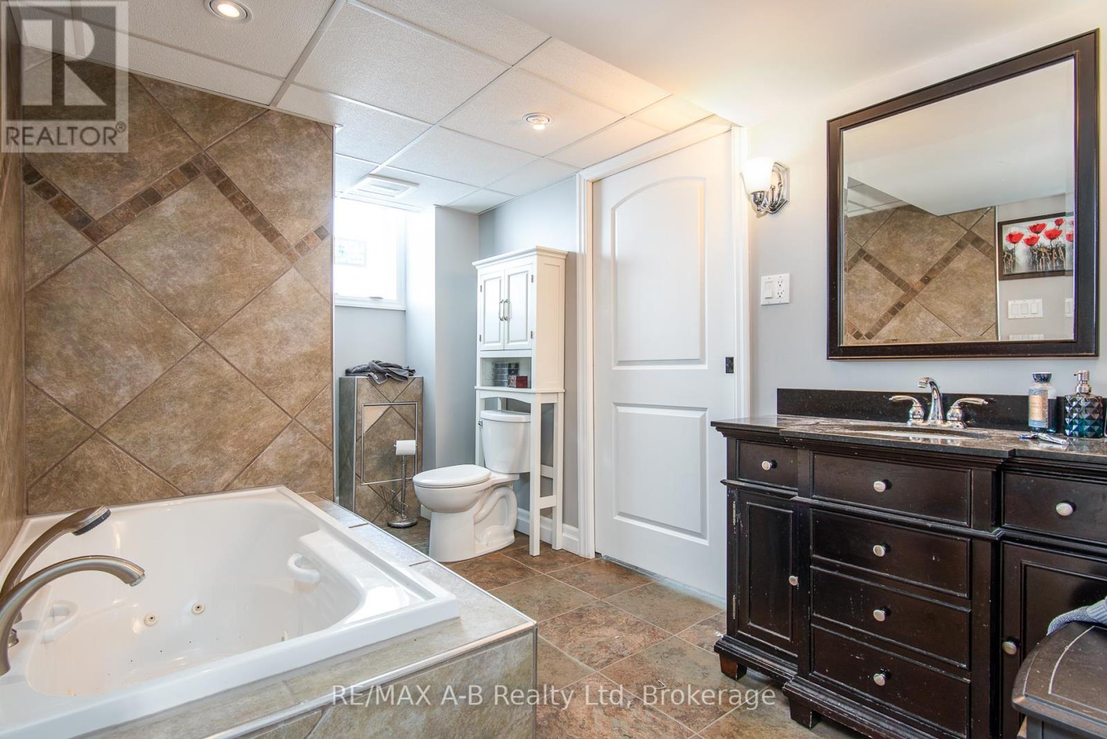 113 Hastings Court, Wilmot, Ontario  N3A 2T4 - Photo 8 - X12749948