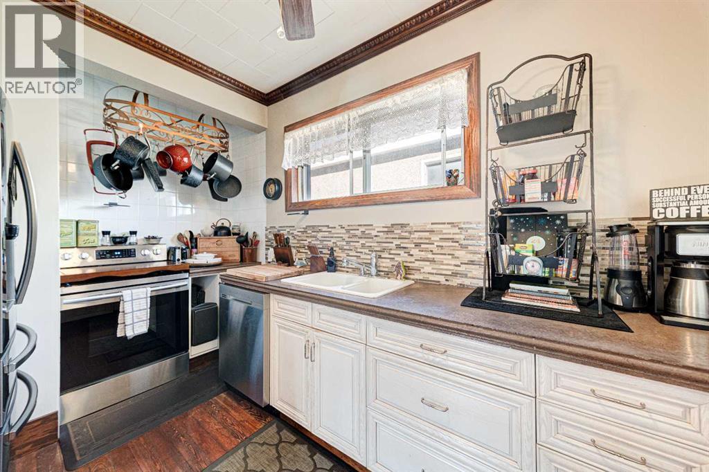 7806 20 Avenue, Coleman, Alberta  T0K 0M0 - Photo 9 - A2256987