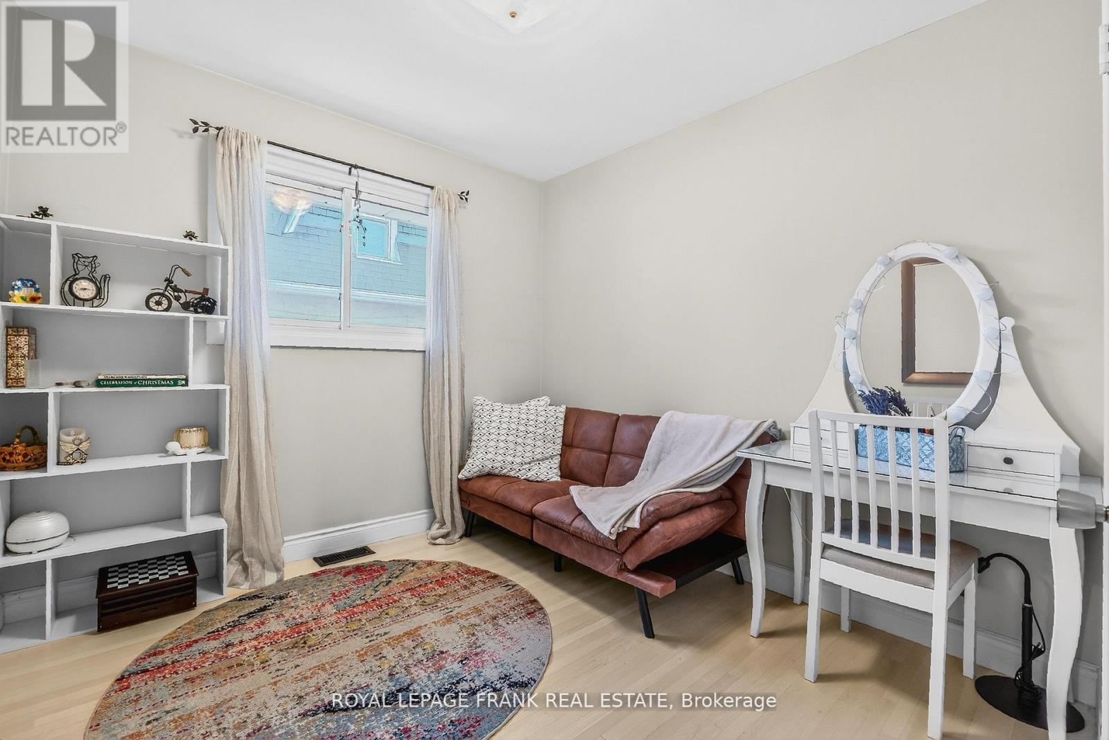 32 Melbourne Street E, Kawartha Lakes (Lindsay), Ontario  K9V 1X7 - Photo 18 - X12750022