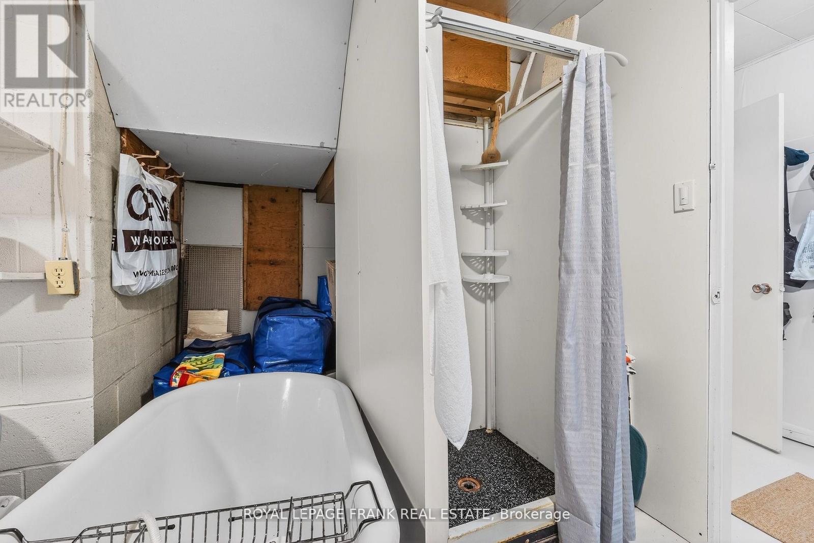 32 Melbourne Street E, Kawartha Lakes (Lindsay), Ontario  K9V 1X7 - Photo 27 - X12750022