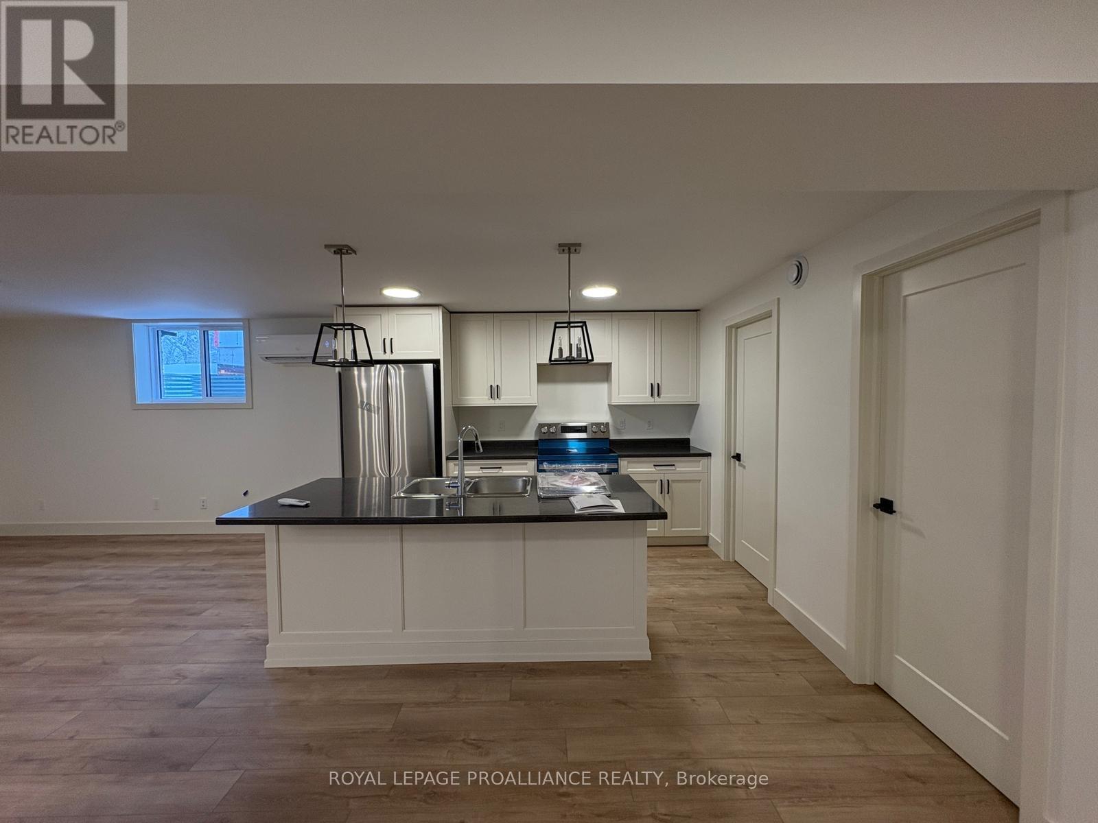 B - 162 Sienna Avenue, Belleville, Ontario  K8P 0J6 - Photo 3 - X12750060