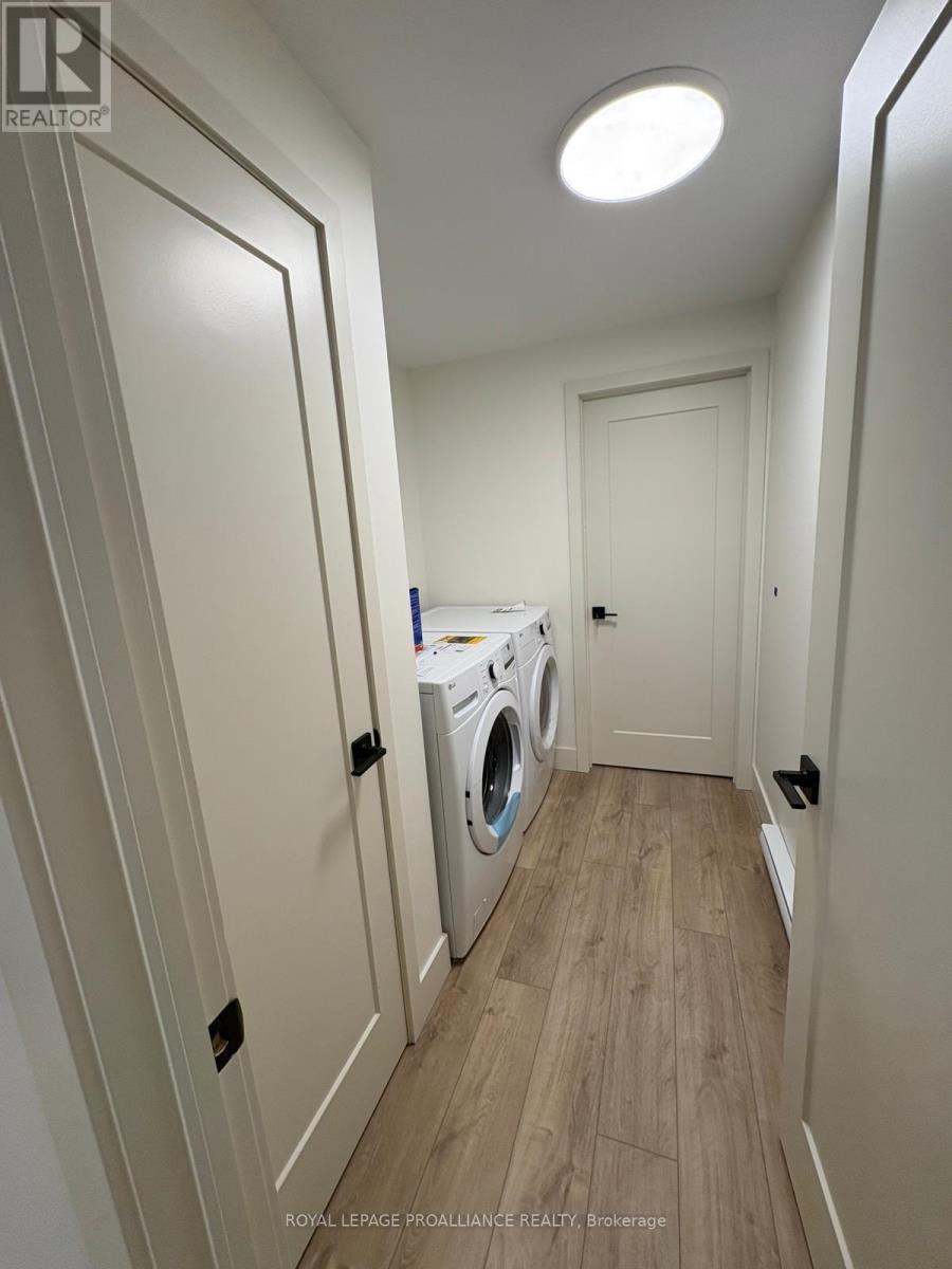 B - 162 Sienna Avenue, Belleville, Ontario  K8P 0J6 - Photo 4 - X12750060