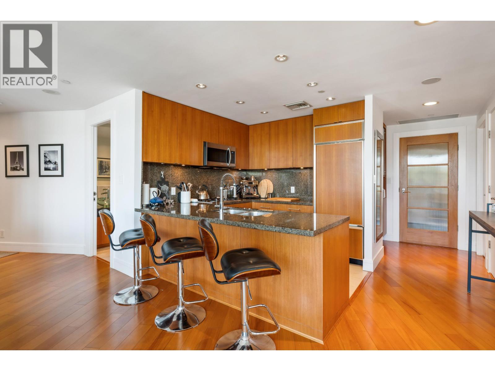 203 628 Kinghorne Mews, Vancouver, British Columbia  V6Z 3H6 - Photo 10 - R3085321