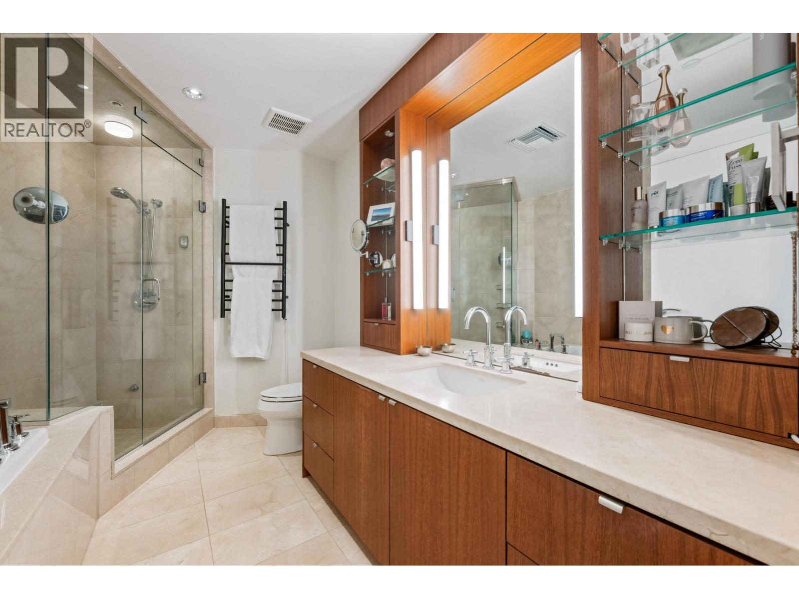 203 628 Kinghorne Mews, Vancouver, British Columbia  V6Z 3H6 - Photo 17 - R3085321