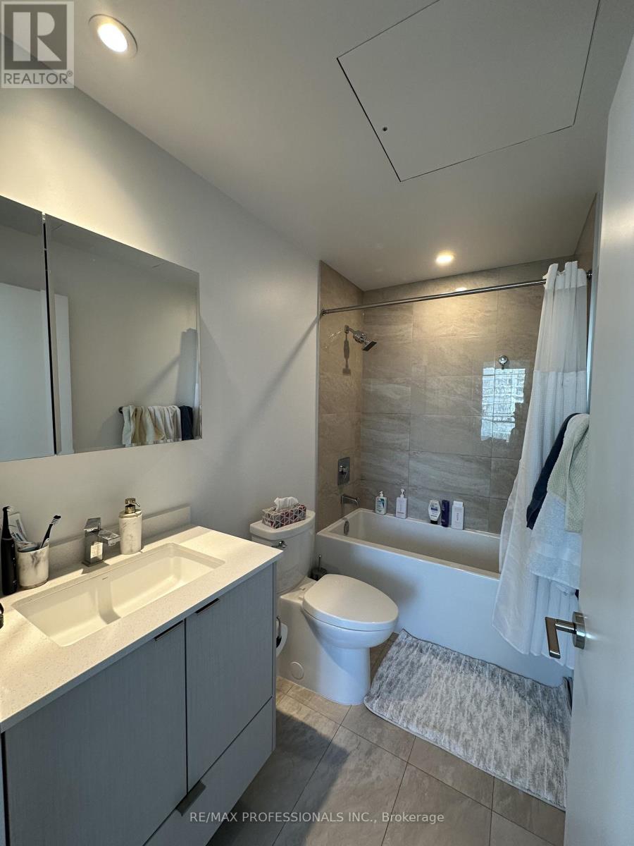 1816 - 1928 Lake Shore Boulevard W, Toronto (High Park-Swansea), Ontario  M6S 1A1 - Photo 5 - W12729826