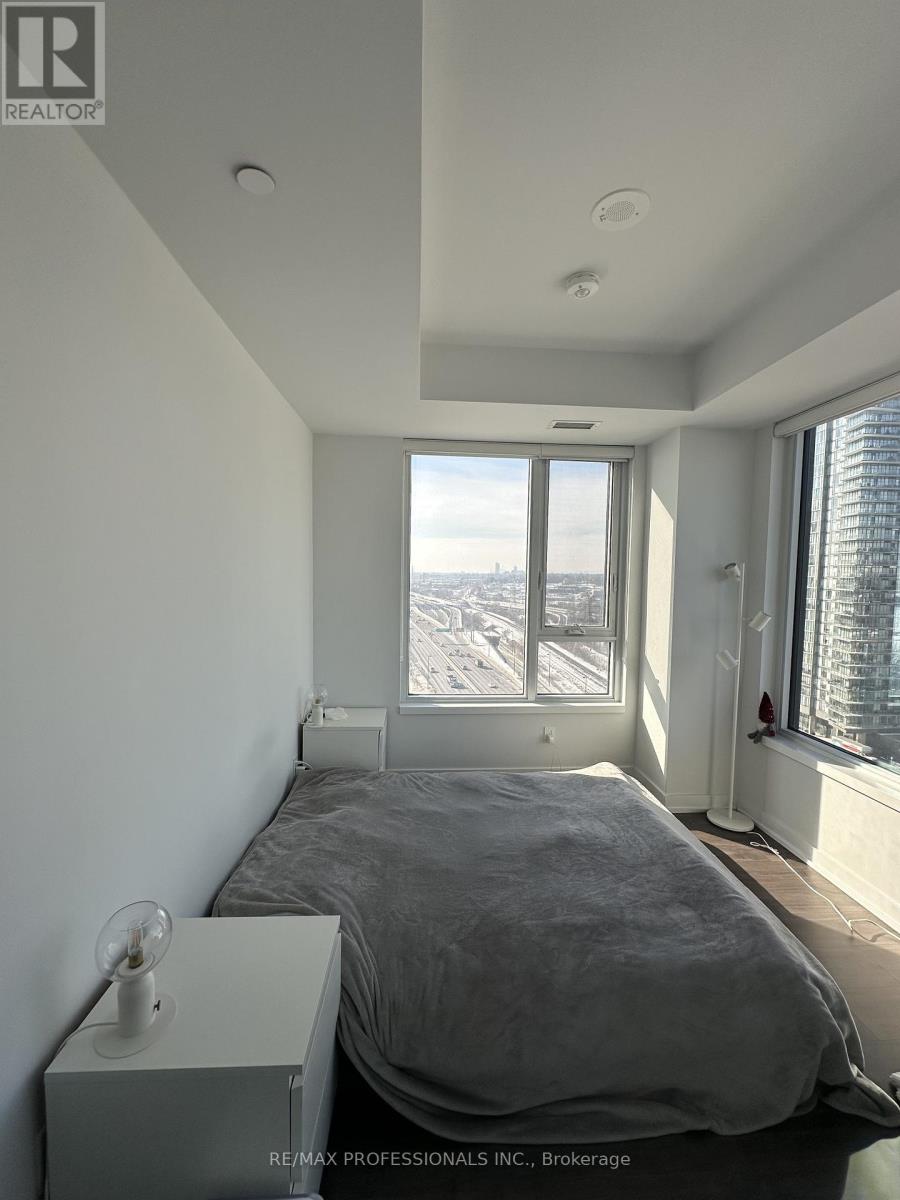 1816 - 1928 Lake Shore Boulevard W, Toronto (High Park-Swansea), Ontario  M6S 1A1 - Photo 2 - W12729826