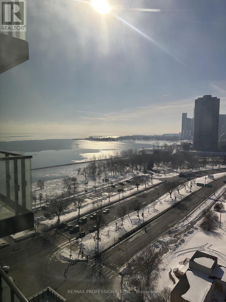 1816 - 1928 Lake Shore Boulevard W, Toronto (High Park-Swansea), Ontario  M6S 1A1 - Photo 3 - W12729826