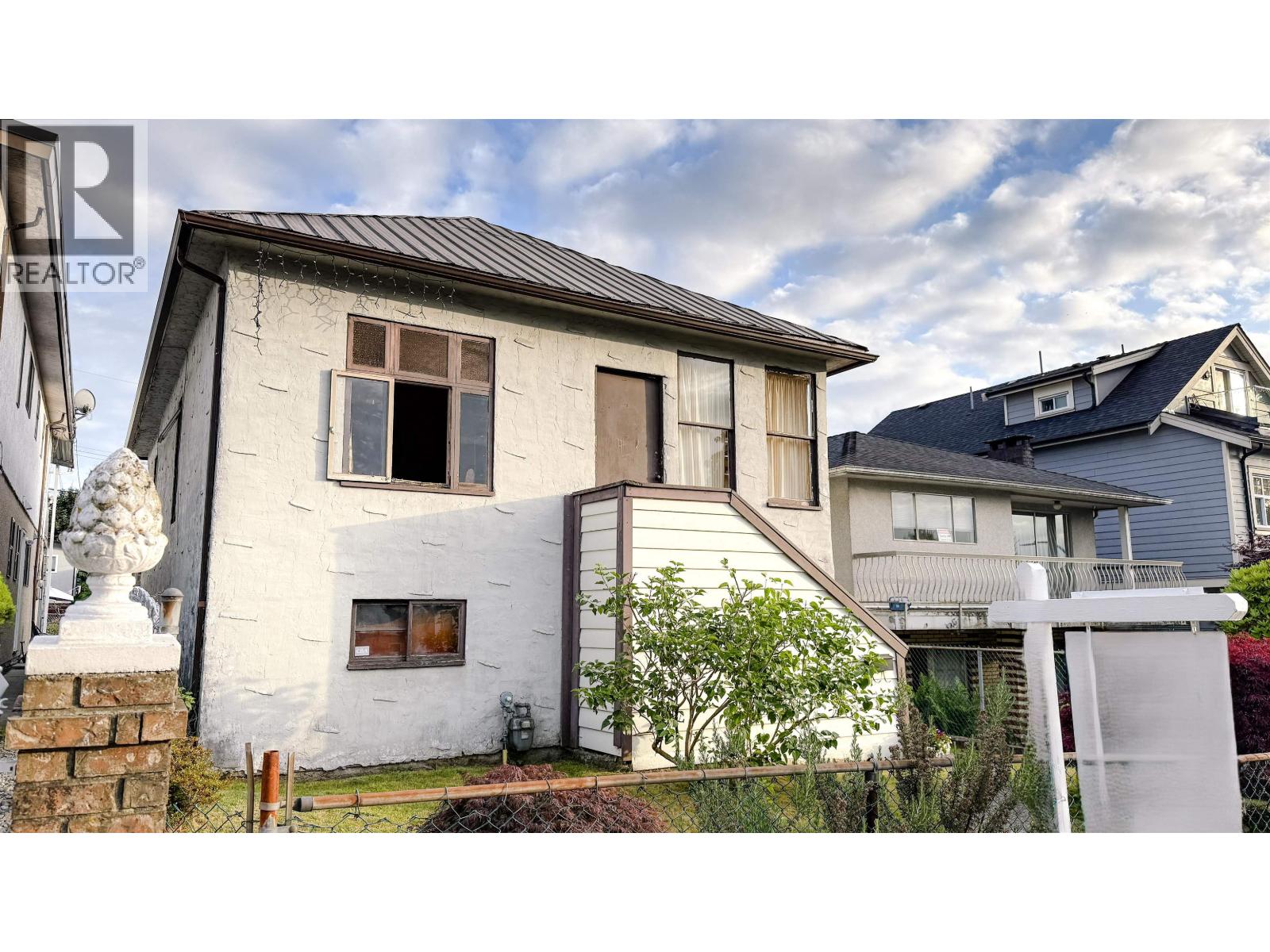 Listing Picture 3 of 10 : 2354 E 33RD AVENUE, Vancouver / 溫哥華 - 魯藝地產 Yvonne Lu Group - MLS Medallion Club Member