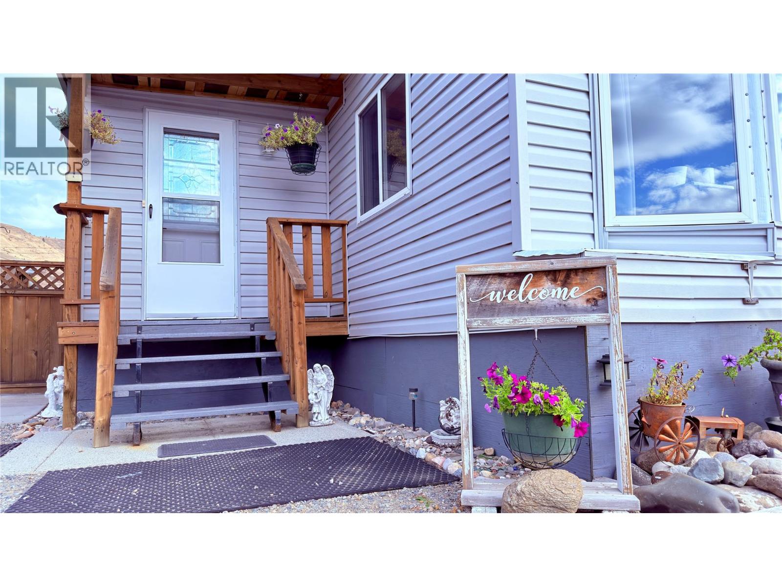 925 Thirteenth Avenue Unit# 3, Midway, British Columbia  V0H 1M0 - Photo 2 - 10374543