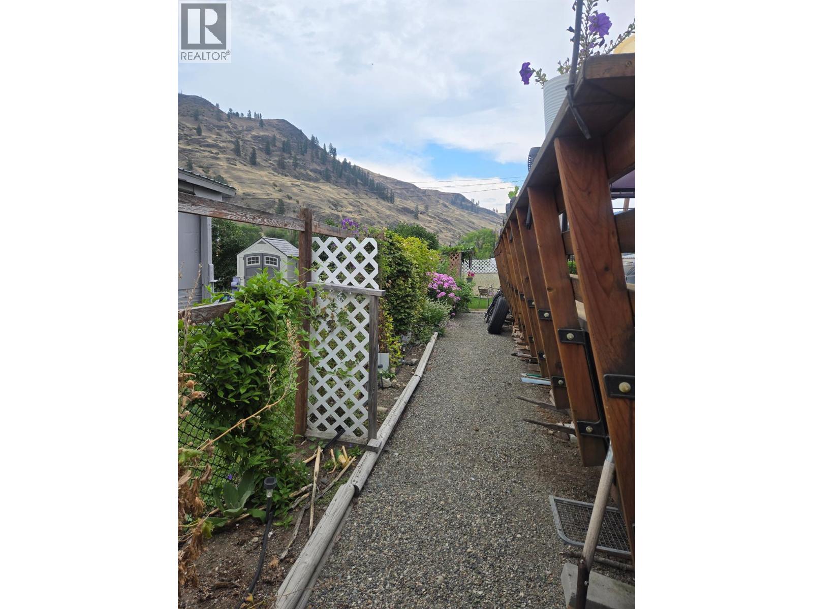 925 Thirteenth Avenue Unit# 3, Midway, British Columbia  V0H 1M0 - Photo 8 - 10374543