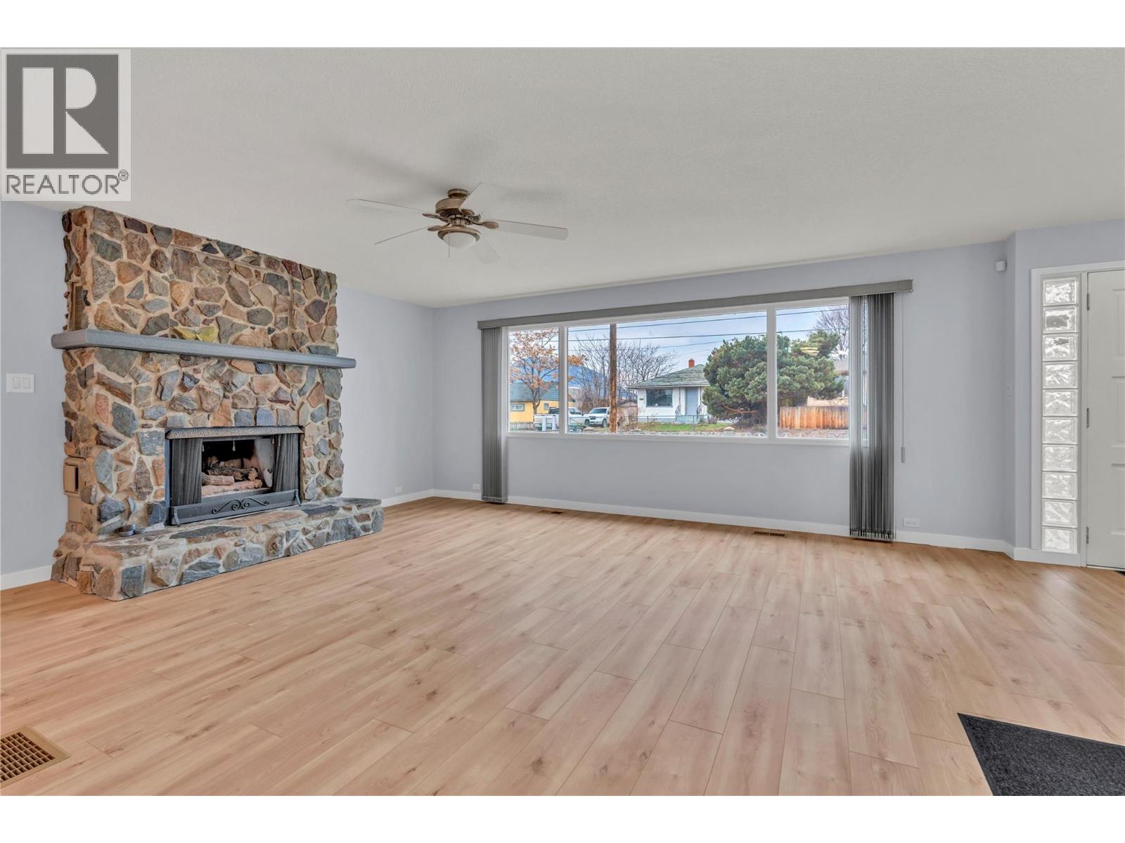 194 Nelson Avenue Penticton Photo 5