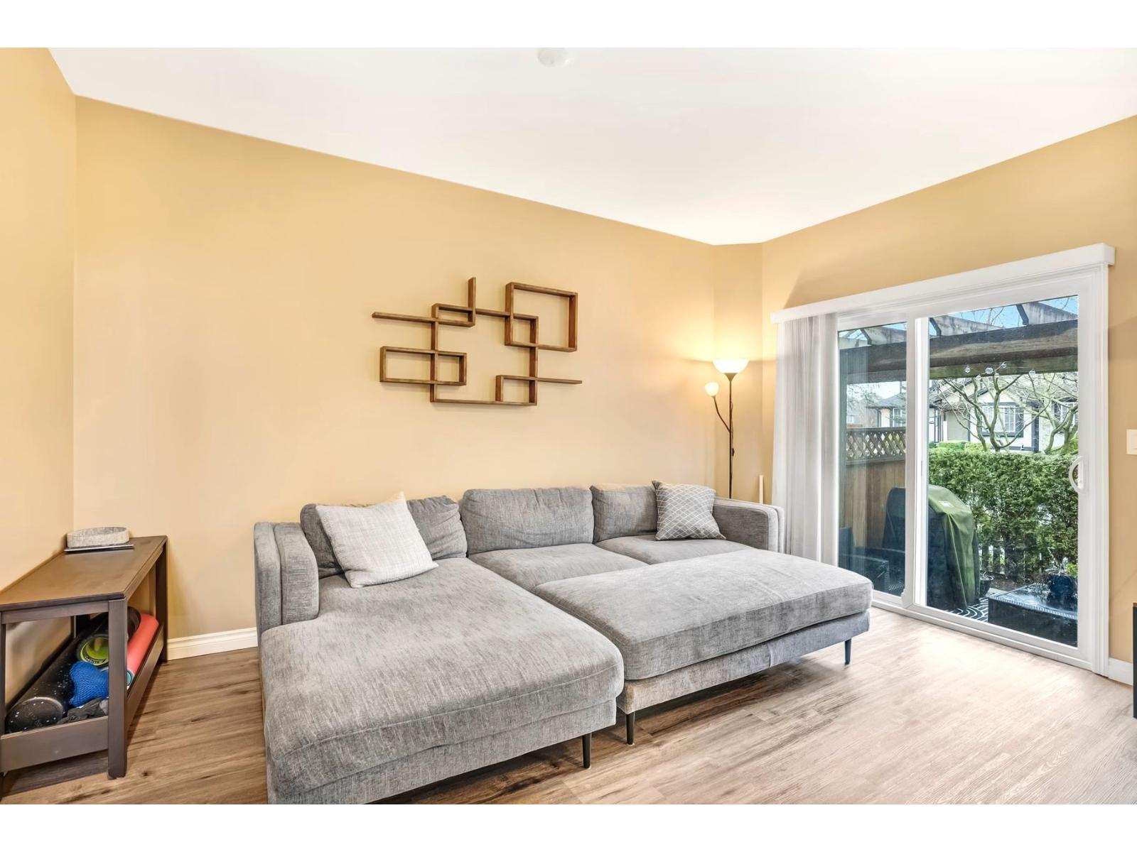 5 6588 188 Street, Surrey, British Columbia  V3S 1Z6 - Photo 3 - R3082909