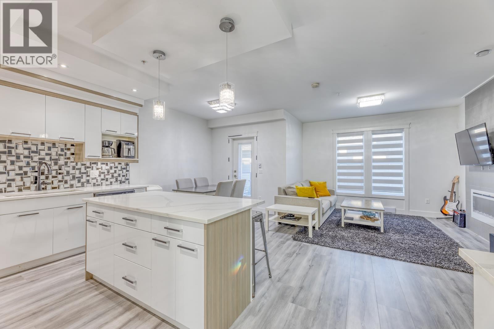 3 1526 Grant Avenue, Port Coquitlam, British Columbia  V5B 2K5 - Photo 4 - R3085349