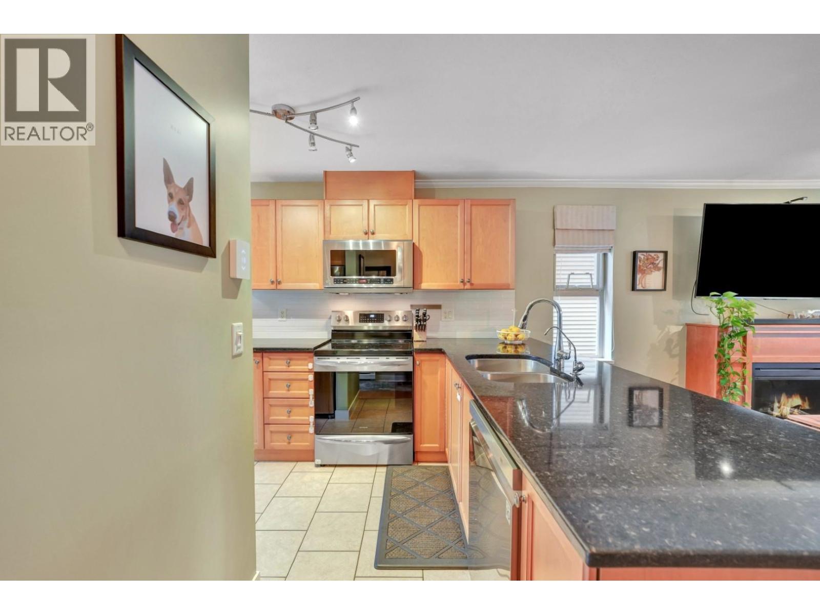 36 3855 Pender Street, Burnaby, British Columbia  V5C 1W5 - Photo 4 - R3085405