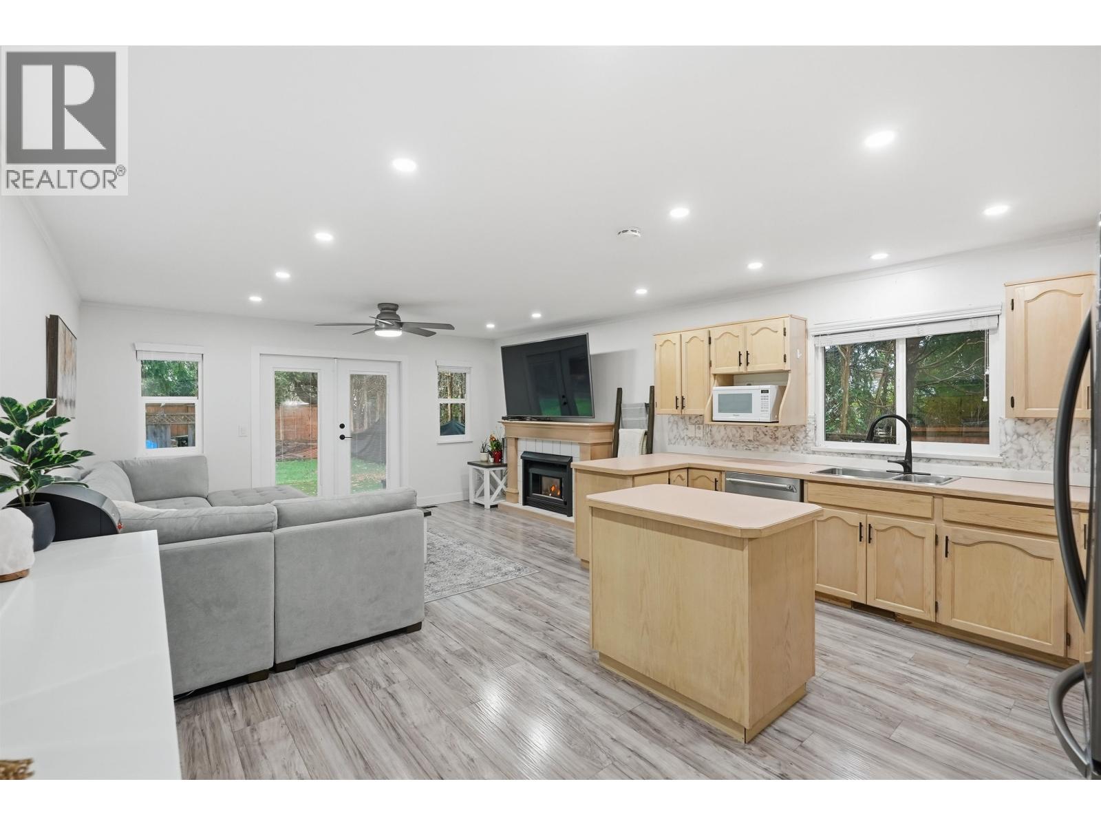 19439 Park Road, Pitt Meadows, British Columbia  V3Y 1C8 - Photo 8 - R3085361