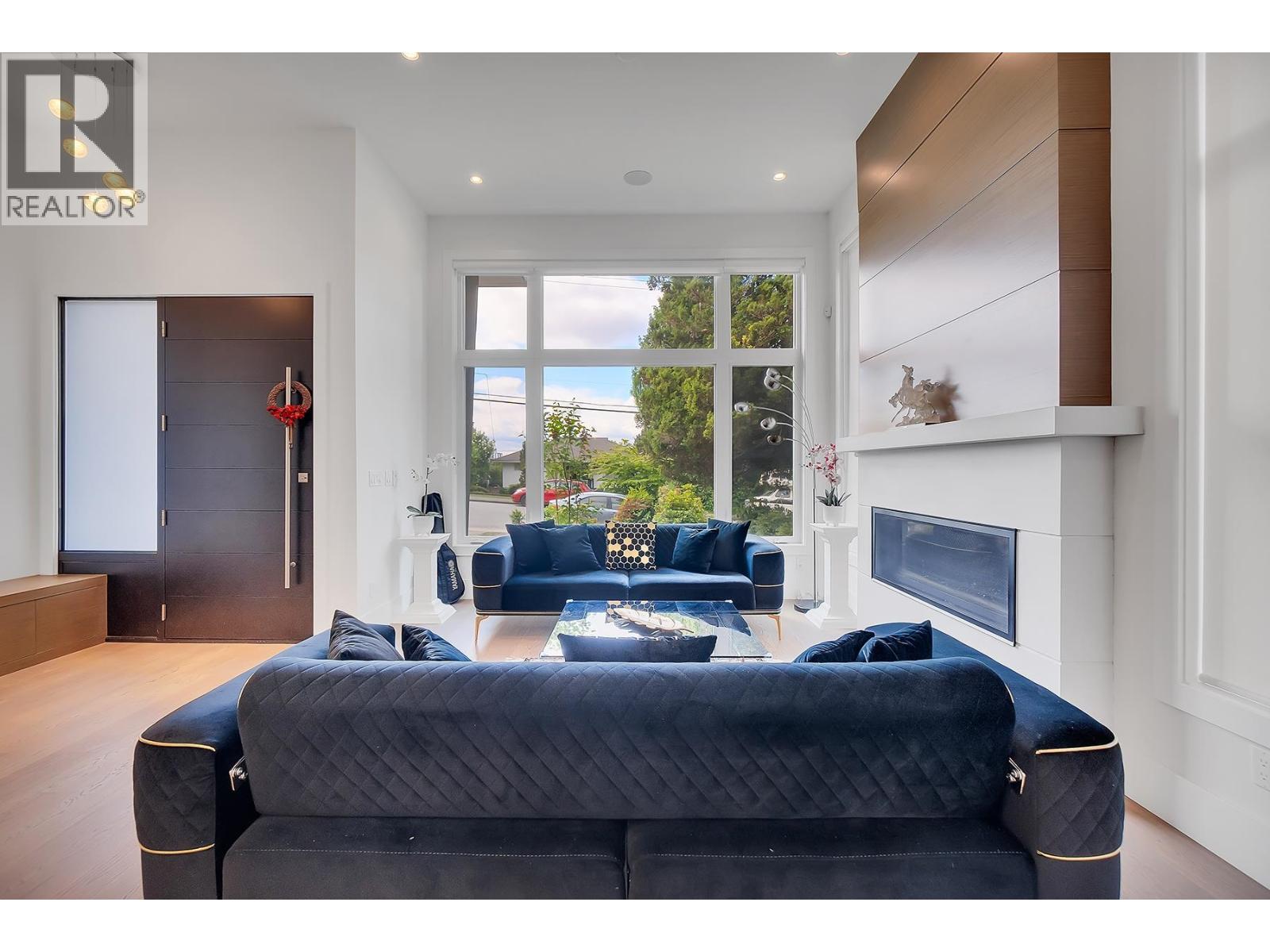 440 W Queens Road, North Vancouver, British Columbia  V7N 2K7 - Photo 10 - R3085363