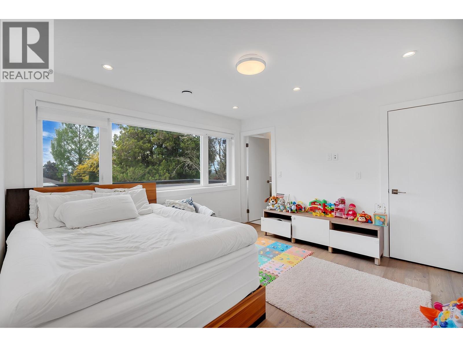 440 W Queens Road, North Vancouver, British Columbia  V7N 2K7 - Photo 25 - R3085363