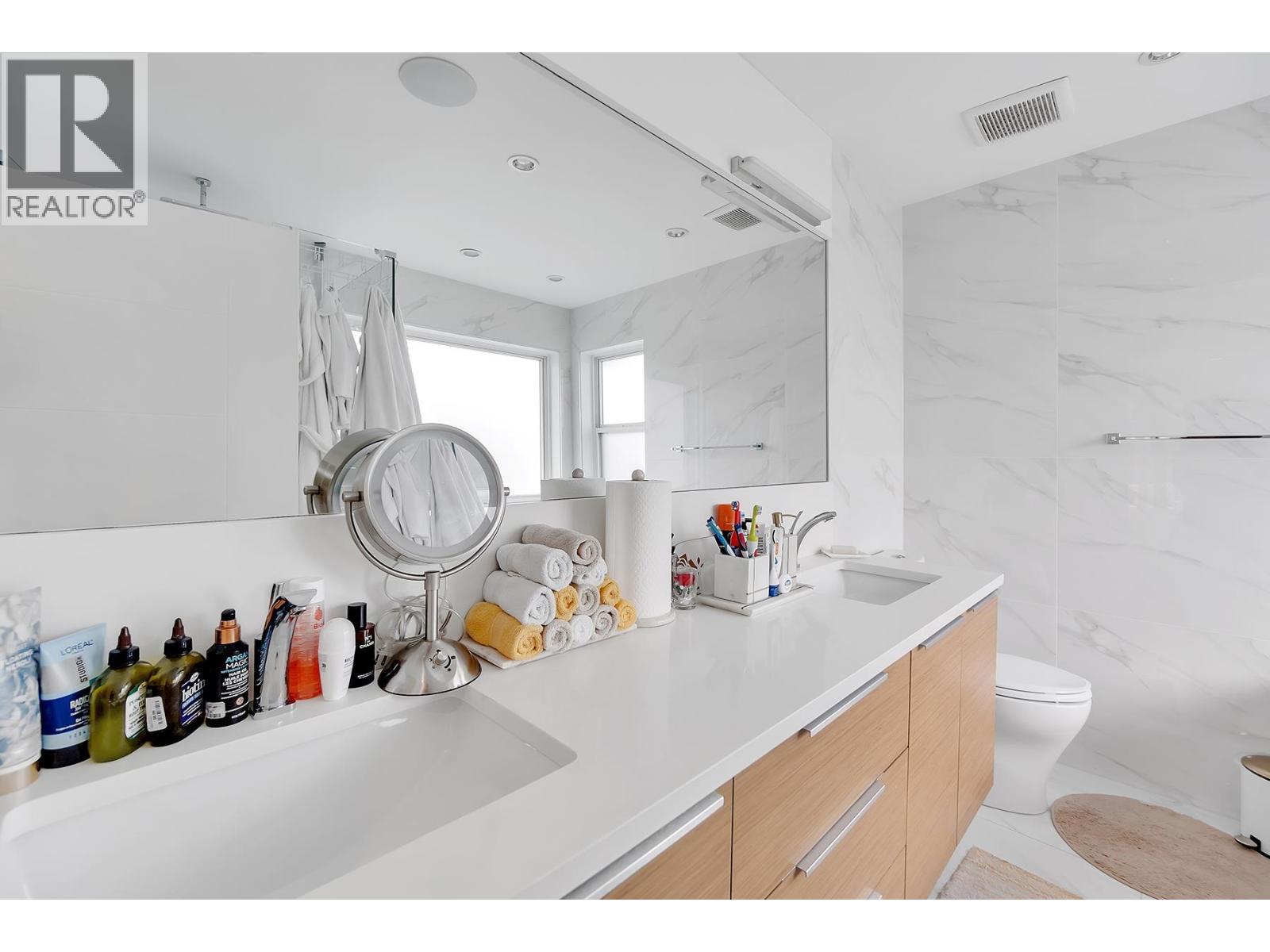 440 W Queens Road, North Vancouver, British Columbia  V7N 2K7 - Photo 32 - R3085363