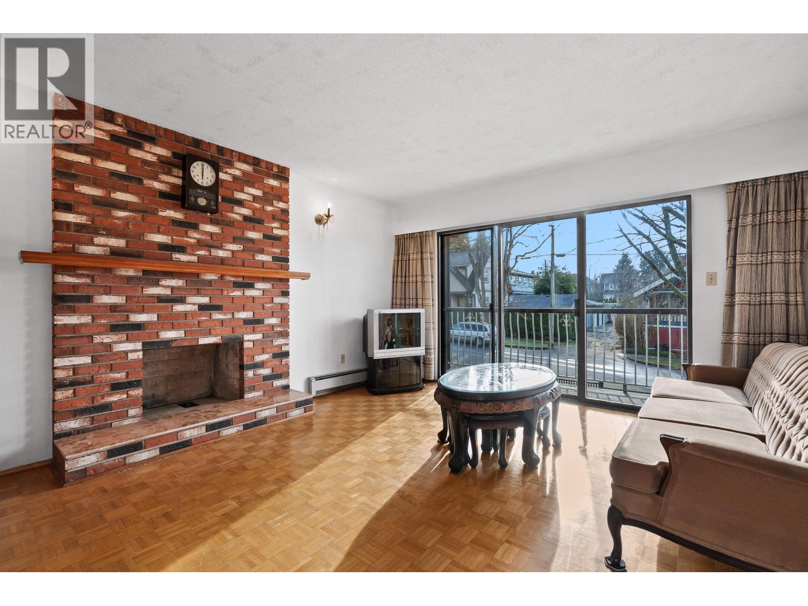 1181 E 24th Avenue, Vancouver, British Columbia  V5V 2B3 - Photo 3 - R3085384