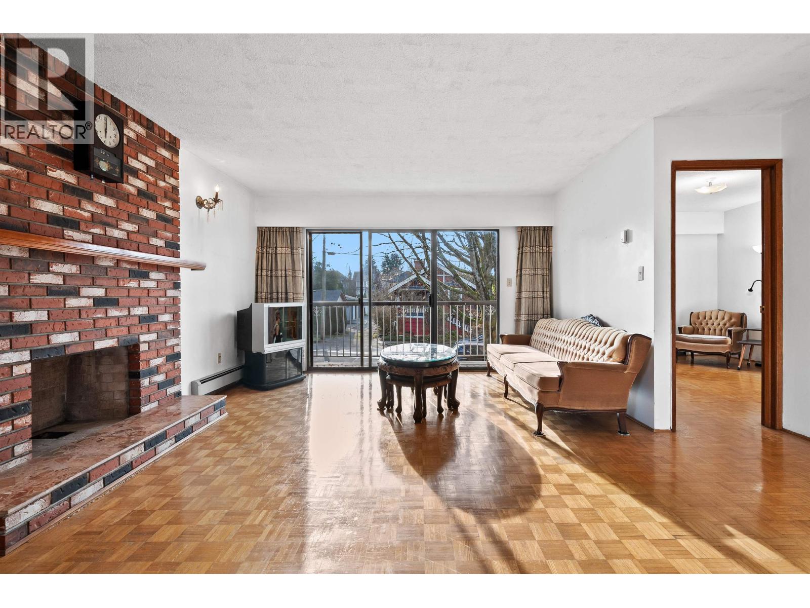 1181 E 24th Avenue, Vancouver, British Columbia  V5V 2B3 - Photo 6 - R3085384