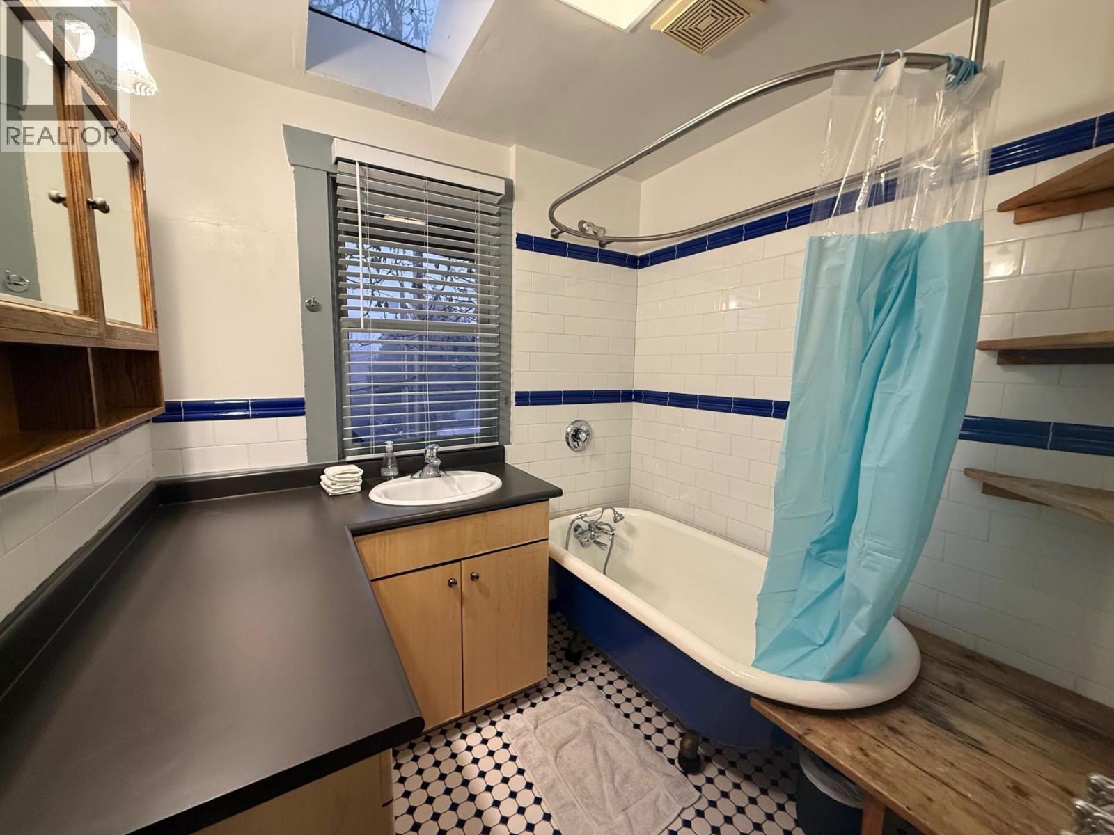 2029 Collingwood Street, Vancouver, British Columbia  V6R 3K7 - Photo 12 - R3085379