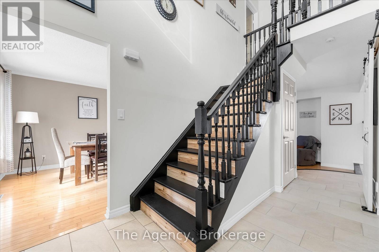 137 Northwood Drive, Welland, Ontario  L3C 6S4 - Photo 3 - X12749968