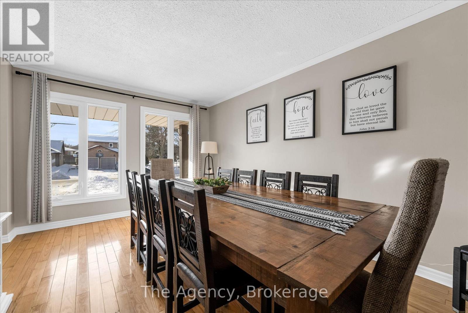 137 Northwood Drive, Welland, Ontario  L3C 6S4 - Photo 5 - X12749968