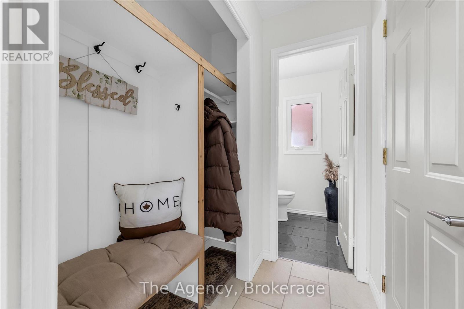 137 Northwood Drive, Welland, Ontario  L3C 6S4 - Photo 6 - X12749968