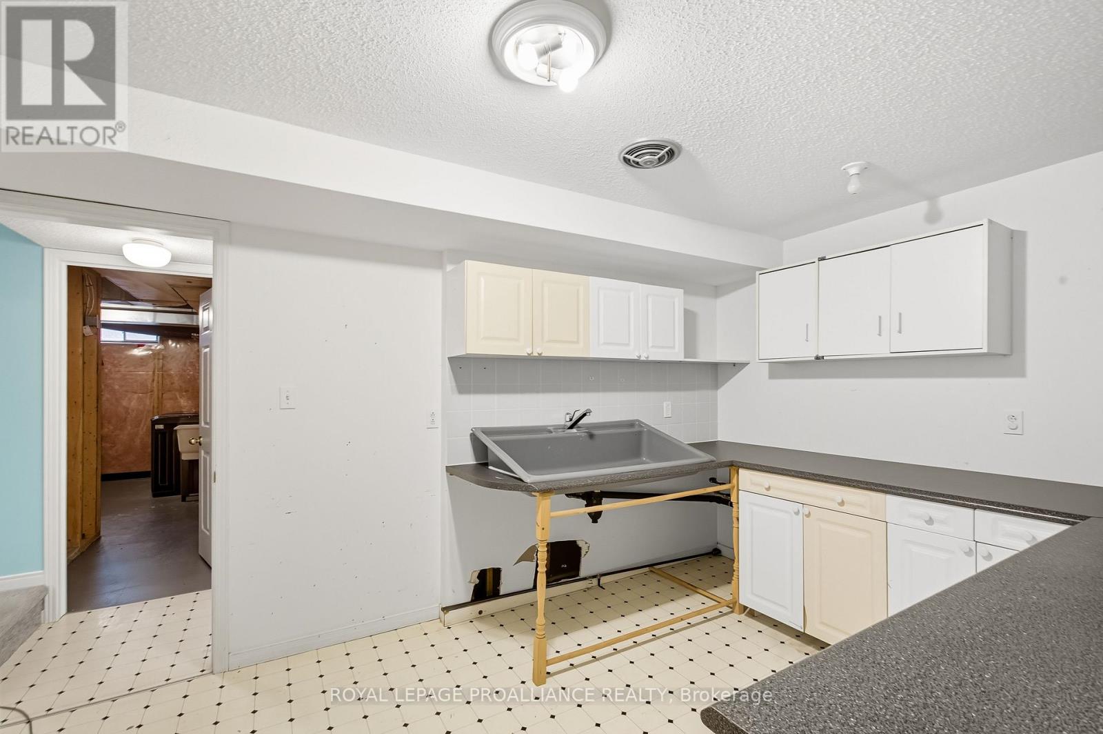 34 Forchuk Crescent, Quinte West, Ontario  K8V 6N2 - Photo 38 - X12748592