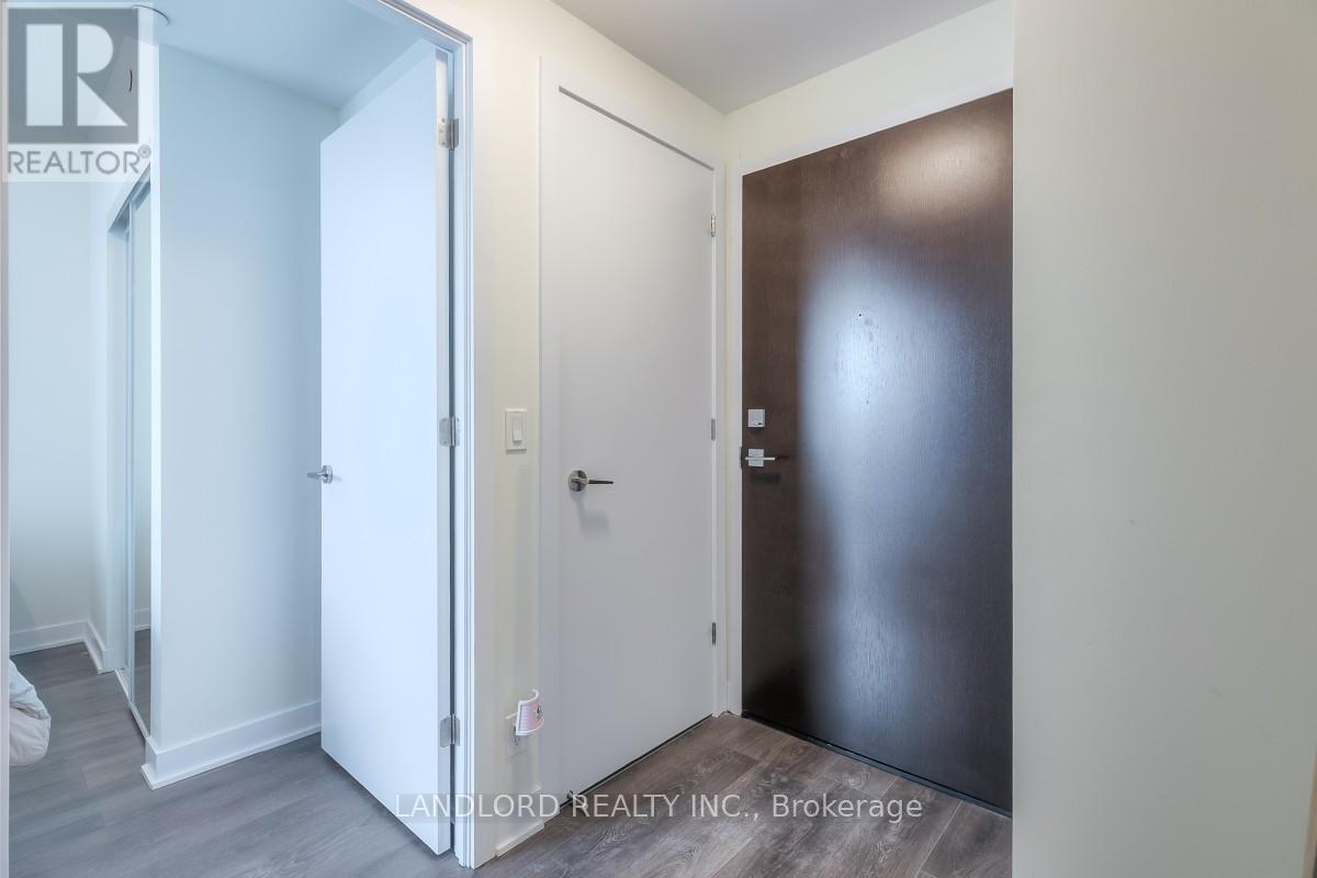 1607 - 2221 YONGE STREET, Toronto, Ontario