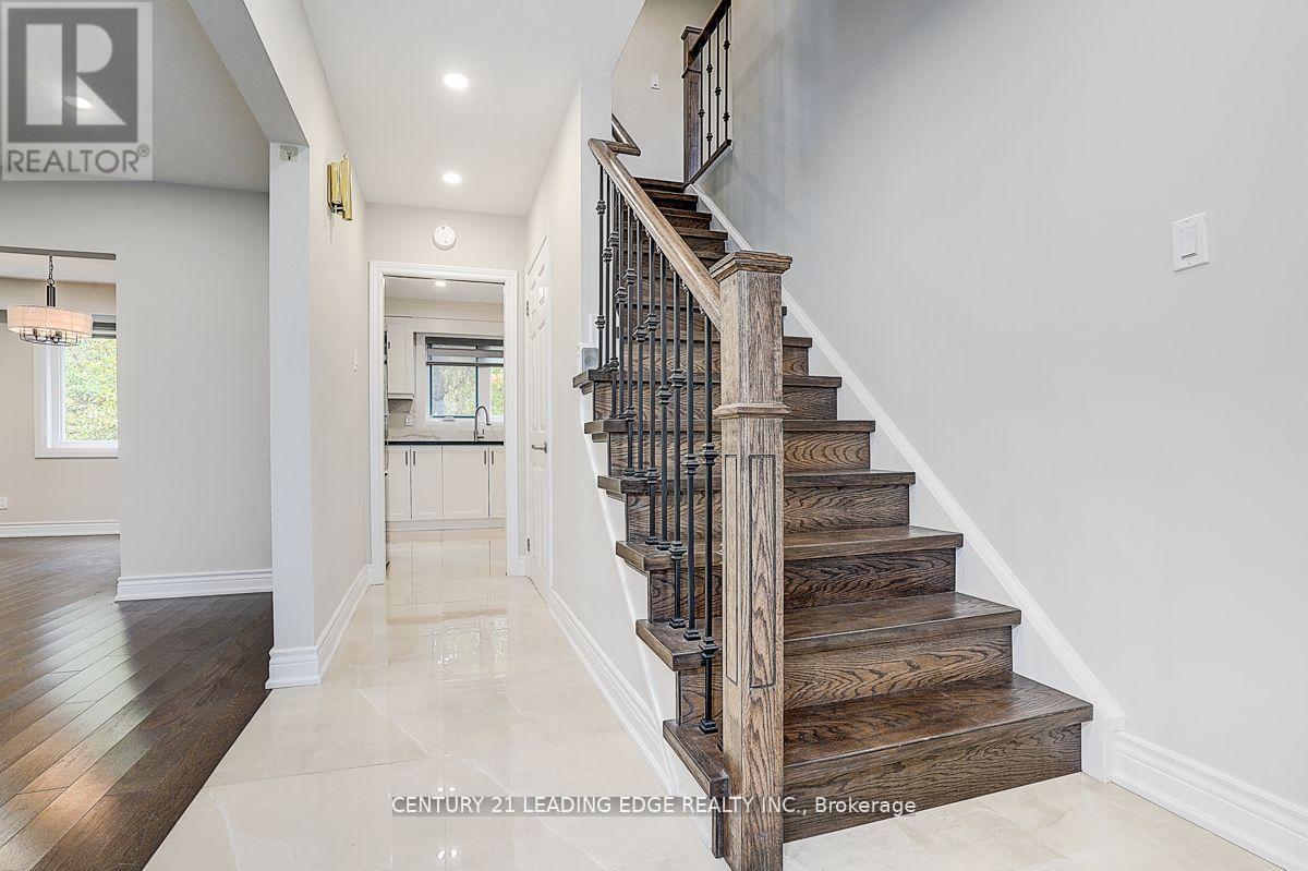 83 Southdale Drive, Markham, Ontario  L3P 1K1 - Photo 4 - N12749950