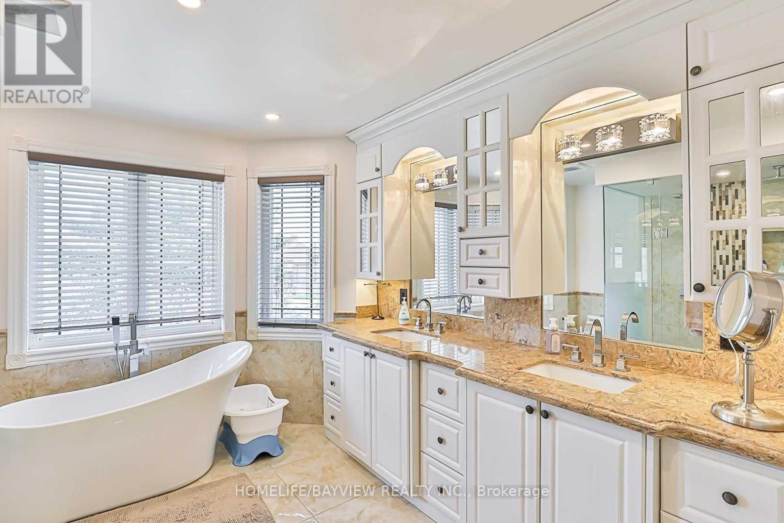 3 Wilfred Court, Richmond Hill, Ontario  L4C 8P9 - Photo 15 - N12750006