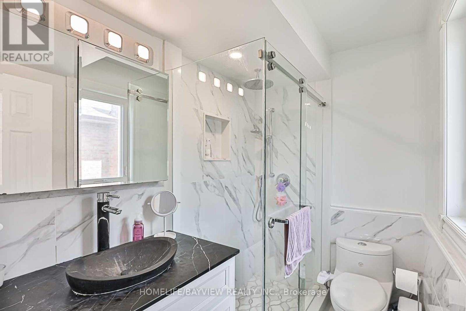 3 Wilfred Court, Richmond Hill, Ontario  L4C 8P9 - Photo 19 - N12750006