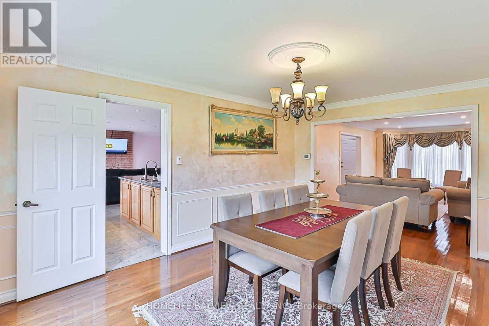 3 Wilfred Court, Richmond Hill, Ontario  L4C 8P9 - Photo 5 - N12750006