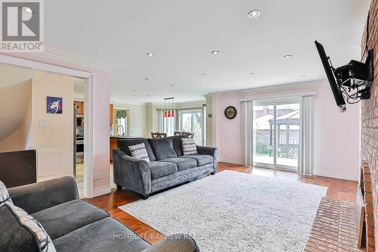 3 Wilfred Court, Richmond Hill, Ontario  L4C 8P9 - Photo 7 - N12750006