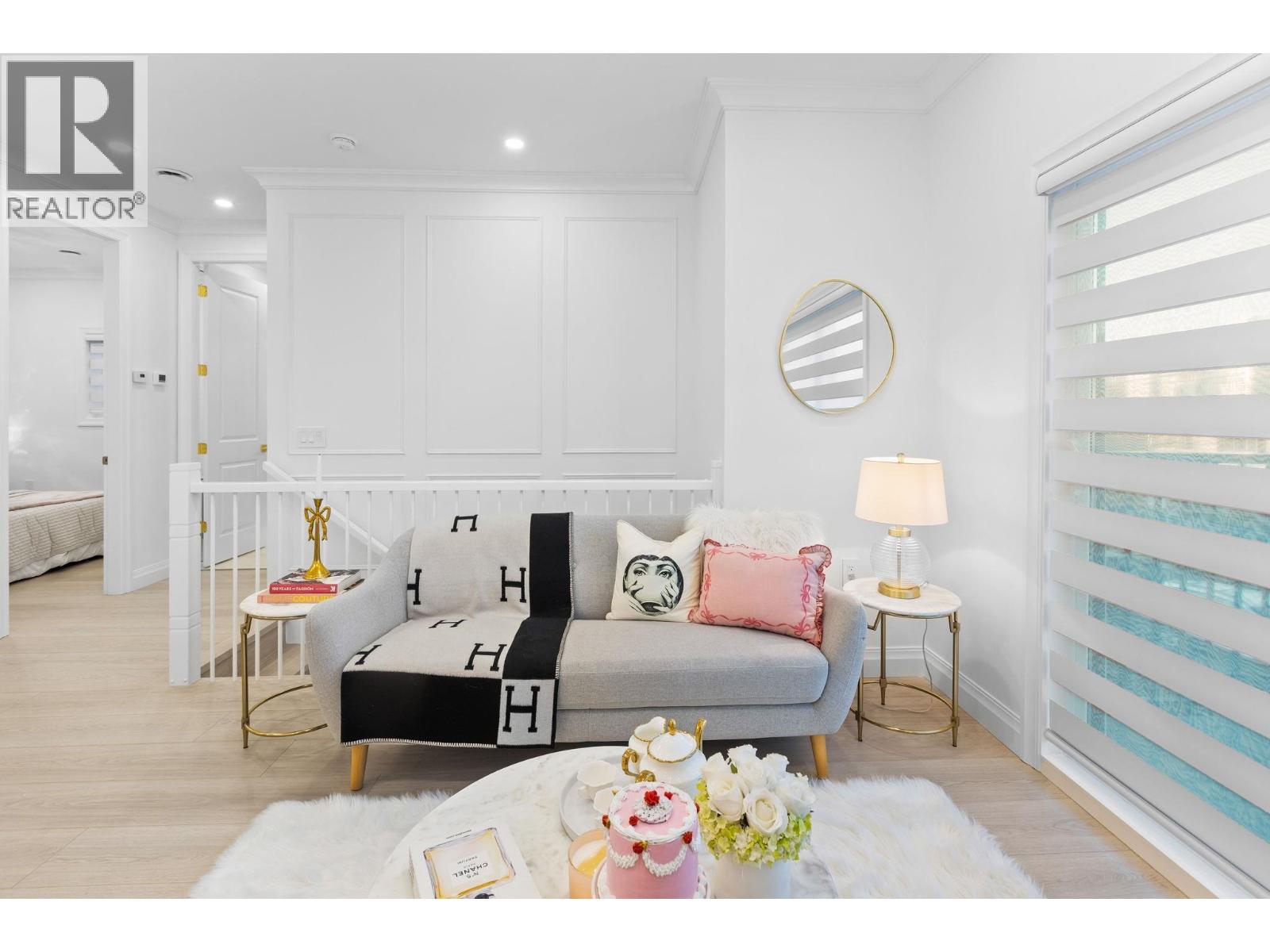 5136 Dominion Street, Burnaby, British Columbia  V5G 1C9 - Photo 3 - R3085353