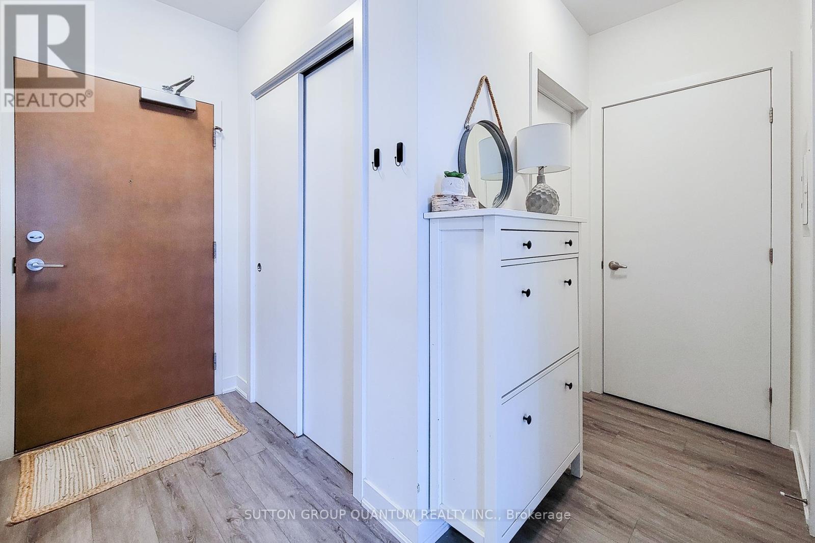 201 - 320 Plains Road E, Burlington, Ontario  L7T 0C1 - Photo 10 - W12750028