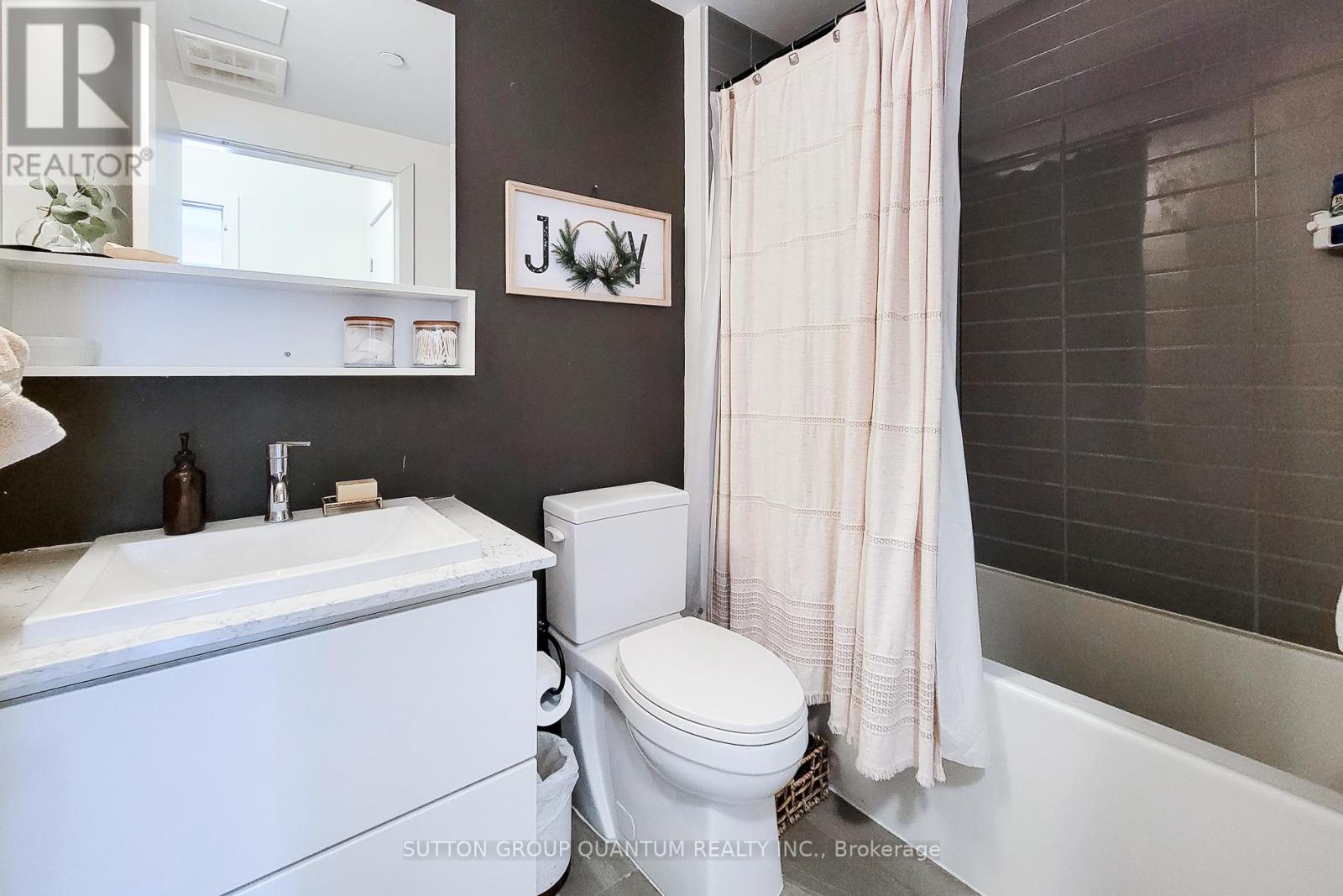 201 - 320 Plains Road E, Burlington, Ontario  L7T 0C1 - Photo 13 - W12750028