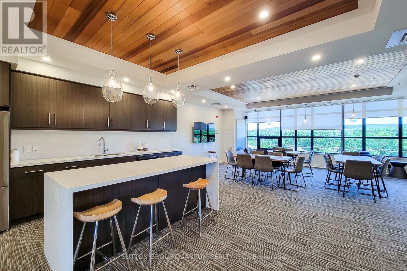 201 - 320 Plains Road E, Burlington, Ontario  L7T 0C1 - Photo 17 - W12750028