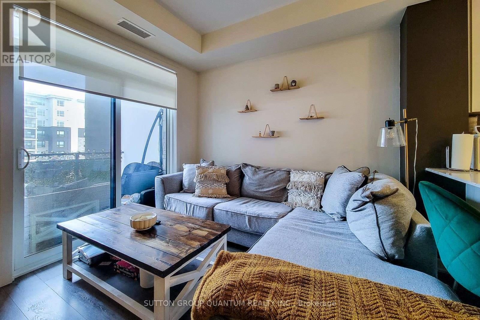 201 - 320 Plains Road E, Burlington, Ontario  L7T 0C1 - Photo 7 - W12750028