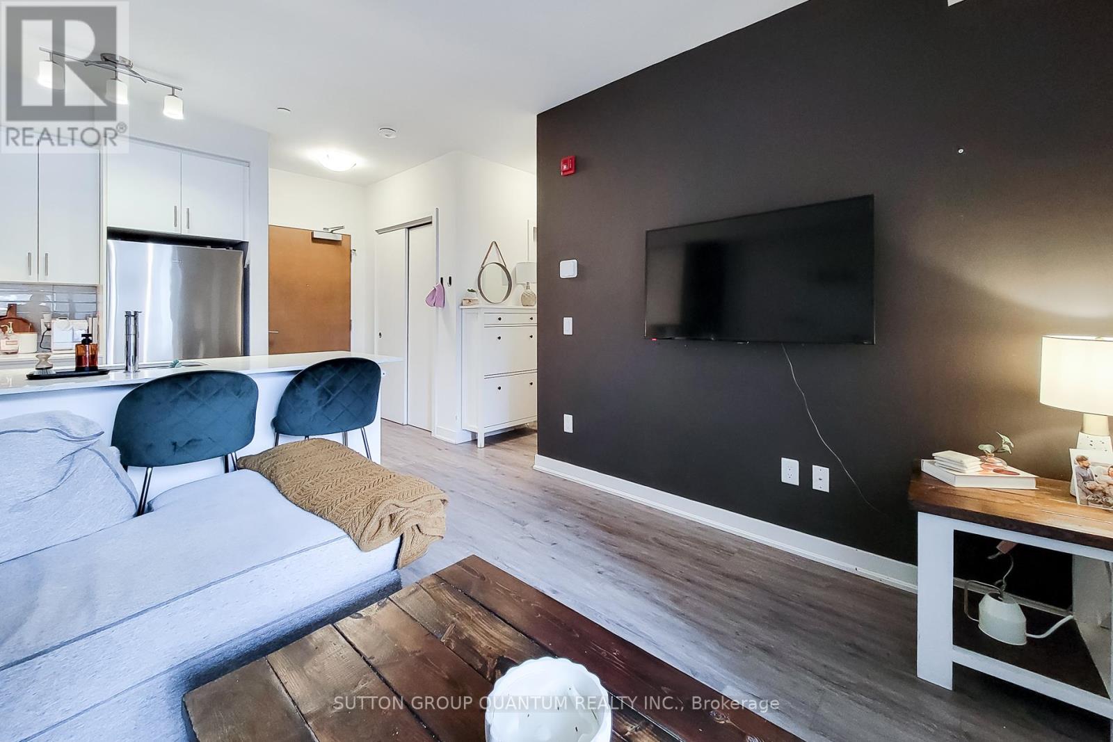 201 - 320 Plains Road E, Burlington, Ontario  L7T 0C1 - Photo 9 - W12750028