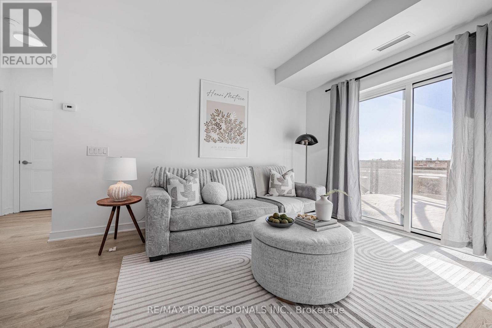 906 - 25 NEIGHBOURHOOD LANE, Toronto, Ontario