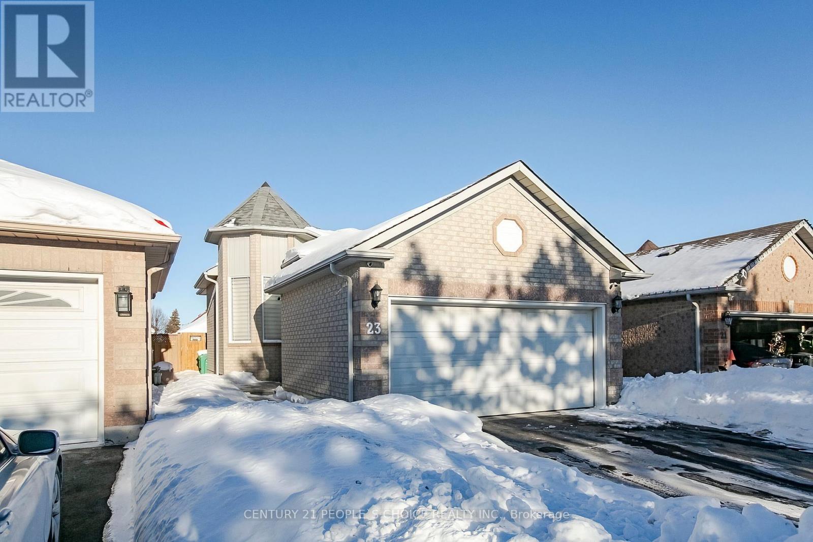 23 Silkwood Crescent, Brampton, Ontario  L6X 4L1 - Photo 3 - W12750054