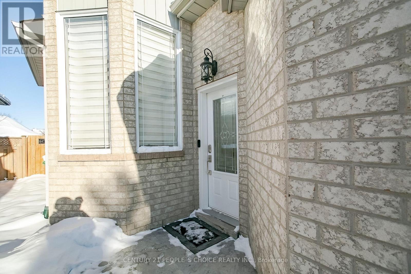 23 Silkwood Crescent, Brampton, Ontario  L6X 4L1 - Photo 5 - W12750054